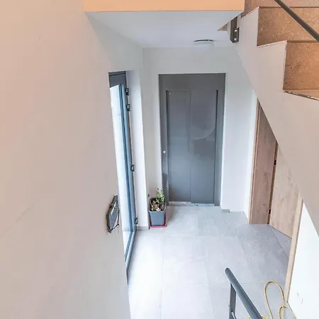 Villa Modern In With Pool