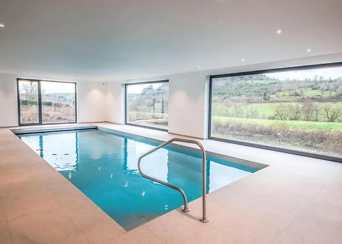 Modern In With Pool Villa