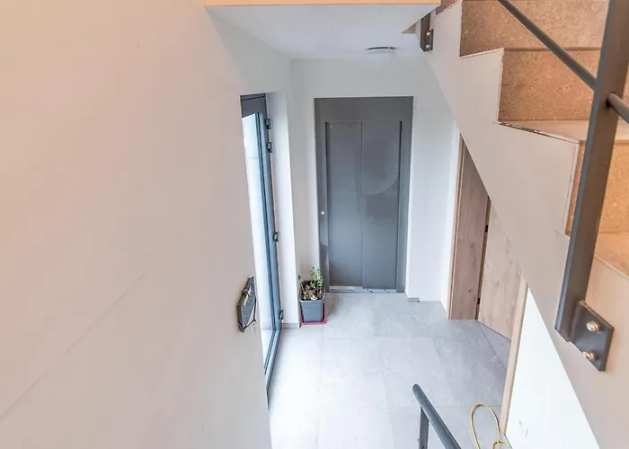 Villa Modern In With Pool